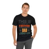 This is What an Awesome Dad Looks Like - Unisex Jersey Short Sleeve Tee